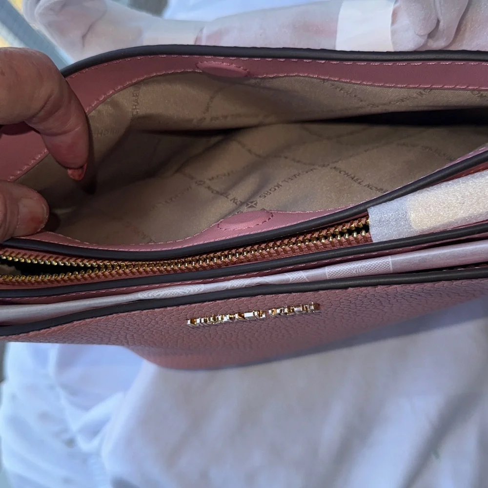 NWT - Michael Kors Blush Pink Pebbled Satchel Crossbody. - Picture 7 of 9